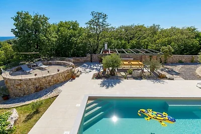 Luxuriöse Villa Posija mit privatem Pool