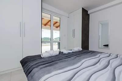 Apartment Franceska -Two-Bedroom Apartment wi...