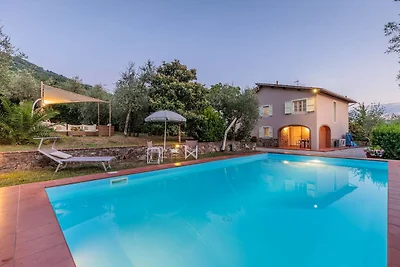 Villa in Lucca mit Pool am Fluss Serchio