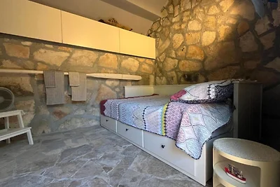 Two Bedroom Holiday Holiday Home with Patio a...