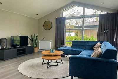 Chalet am Parkteich in den Niederlanden