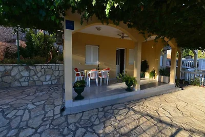 Apartments Dobrila - Two Bedroom Apartment wi...