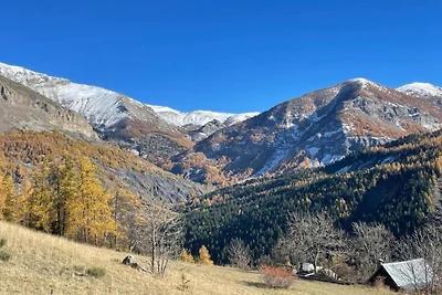 Appartement in Allos met zwembad