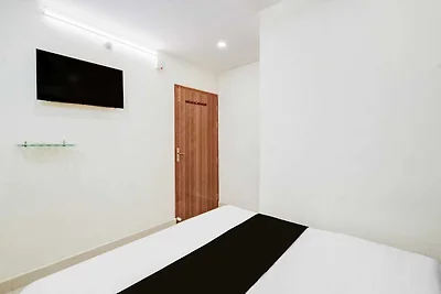 Super Hotel O Neredmet Road