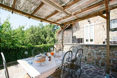Casa vacanze in stile rustico a Lucca, con gi...