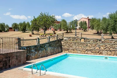 Gemütliches Ferienhaus in Capraia e Limite mi...
