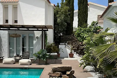 Villa in der Nהhe von Sayalonga am Meer