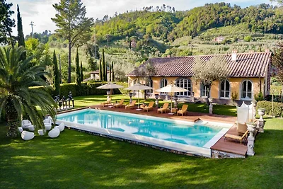 Weingut-Villa in den Hügeln von Lucca