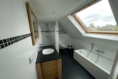 Villa in Medemblik met terras en wifi.