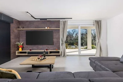 Luxuriöse Villa Posija mit privatem Pool