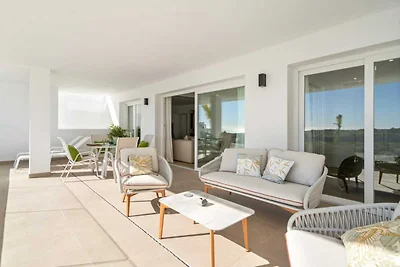 Stylish 2-bed Apartment ALCAZABA LAGOON...