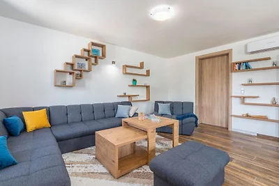 Stilvolles Ferienhaus in Brtonigla mit Pool