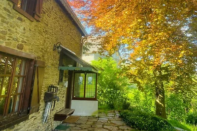 Luxusvilla mit Garten und Seilrutsche