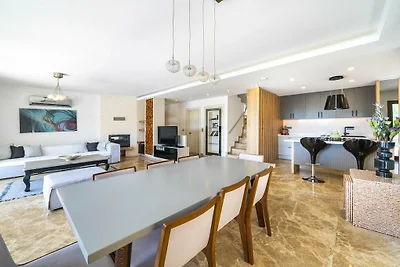 Villa in Kalkan mit Schwimmbecken