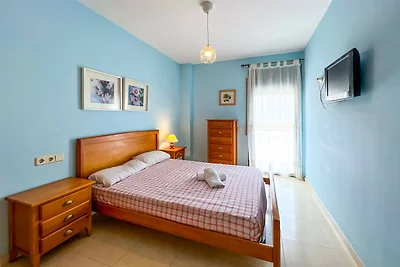 Appartement in Fenals bij Strand &...