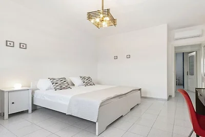 Wohnung in Bari mit Balkon und Parken