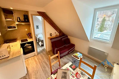 Rustikales Plätzchen am Flussuferweg