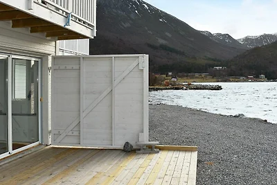 10 persoons vakantie huis in Brattvåg