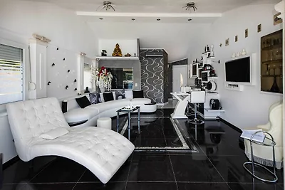 Apartment OM - One Bedroom Apartment with Bal...