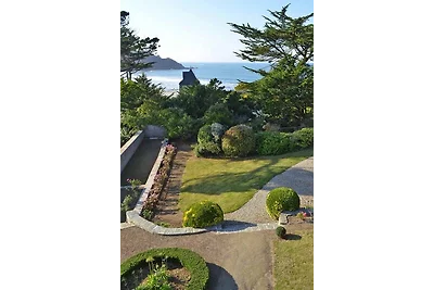 Villa in Locquirec mit Garten