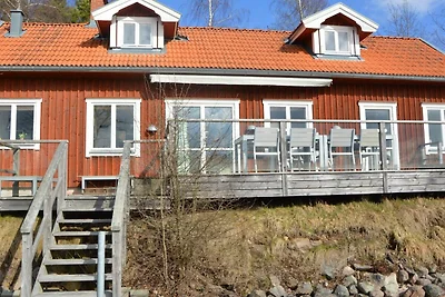 8 persone case ad HJÄLTEVAD