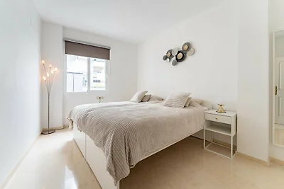 Wohnung in Elviria mit Terrasse, Marbella