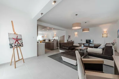 Comfort Four Bedroom Villa with Sea View and ...