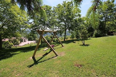 Boerderij in Apecchio met zwembad