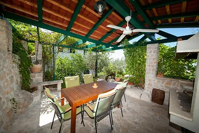 Ferienhaus in Makarska mit Garten