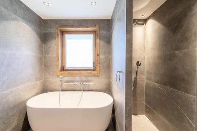 Chalet in Courchevel mit Spa & nahe Skiliften