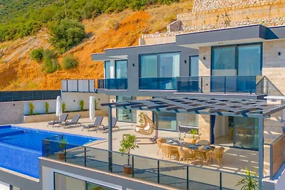Villa in Kalkan mit Schwimmbecken