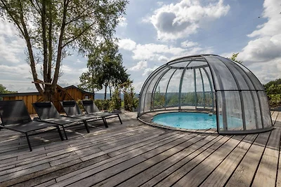 Chalet mit überdachtem Außenpool