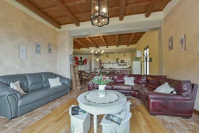 Luxuriöse Villa in Massignano mit...