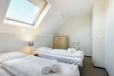 Ruim huis met sauna, op 700 m. van het strand