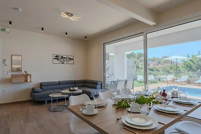 Charmante Villa in Gerani