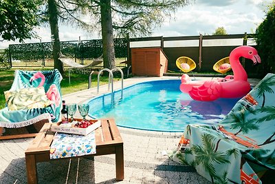 Ferienhaus mit Pool und Hot Tub in Czestkowo-...