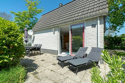 Ferienhaus mit Pool am Meer