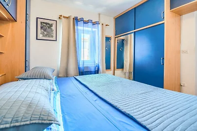 Three bedroom Apartment with terrace and sea...