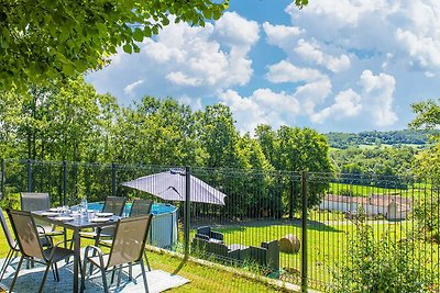 Renoviertes Bauernhaus in Soturac mit Pool