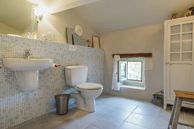 Romantisches Ferienhaus mit eingezäuntem...