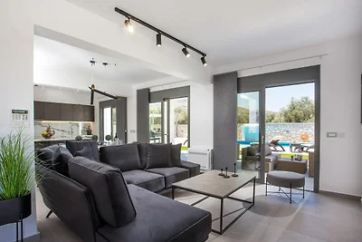 Luxuriöse Villa mit privatem Pool.