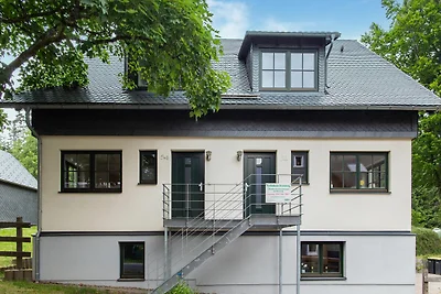 Wohnung mit Terrasse und Garten