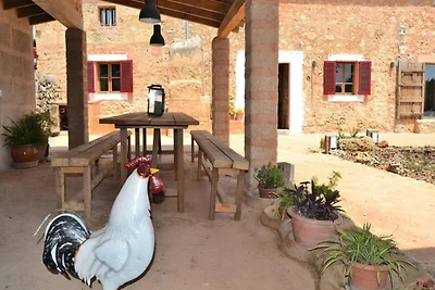 Haus in Llubi mit Pool und Garten