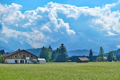 Vakantieappartement in Krün met zwembad