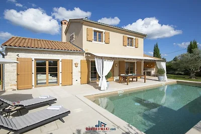 Villa in Svetvinčenat mit Schwimmbecken