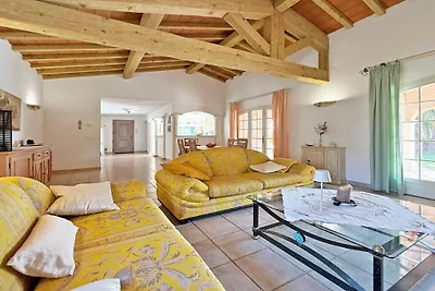 Villa in Les Issambres mit Schwimmbecken