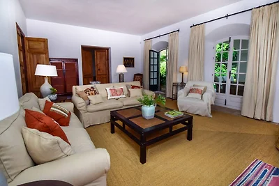 A Real Oasis in Colonial style