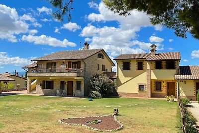 Einladendes Ferienhaus in Assisi mit...