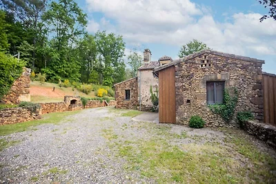 Ferienhaus in Mazeyrolles mit Garten