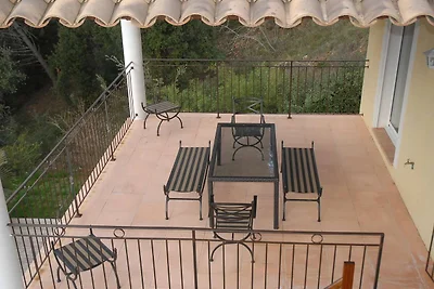 Ferienhaus mit Pool und Naturblick
